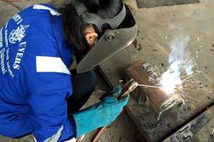Mahasiswa Teknik Industri Melakukan Praktek Lapangan